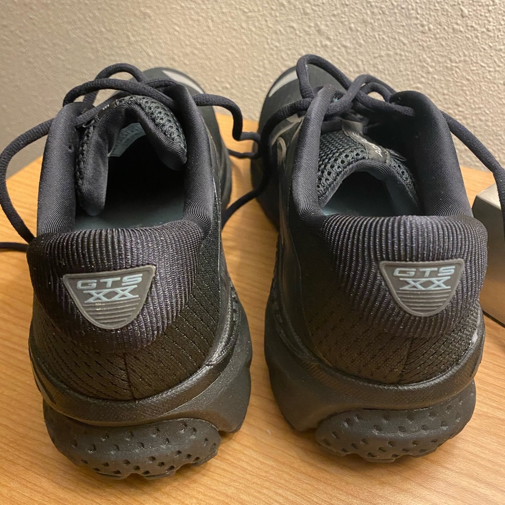 👟PRICE DROP❤️Women’s BROOKS Running Shoes❤️👟 - Picture 9 of 9